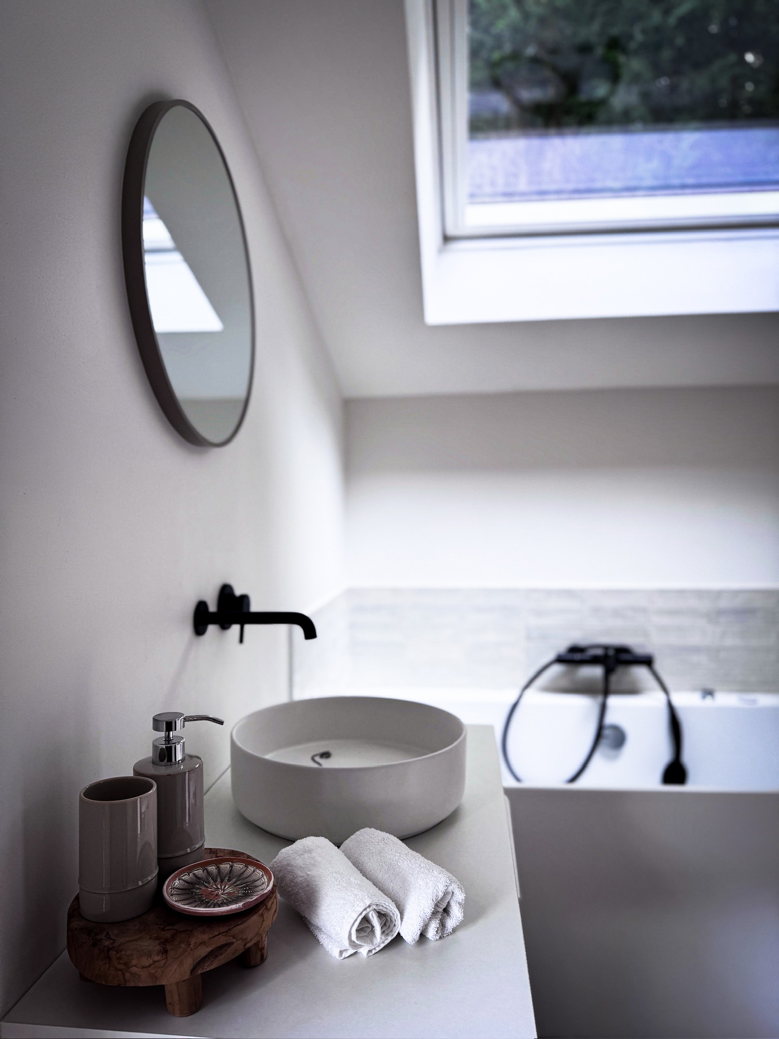 Bathroom sink with accessories