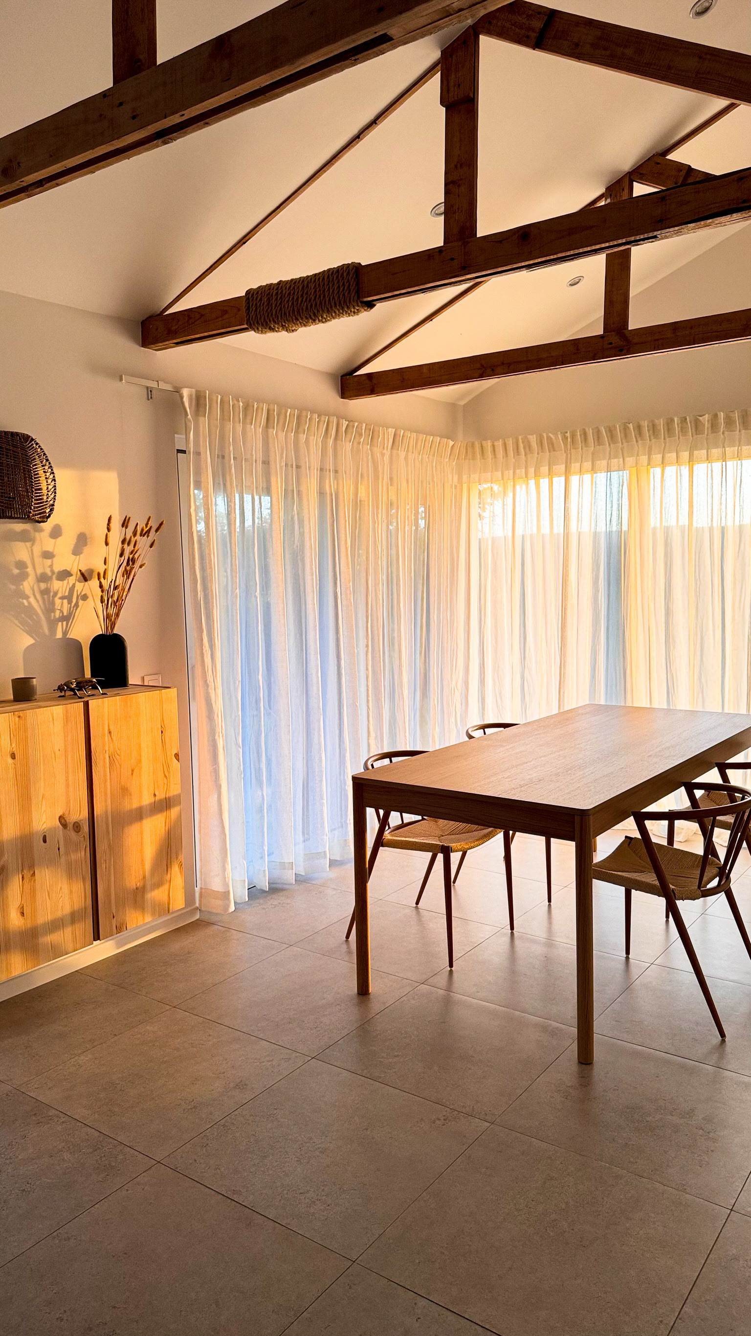 Dining room wooden beams