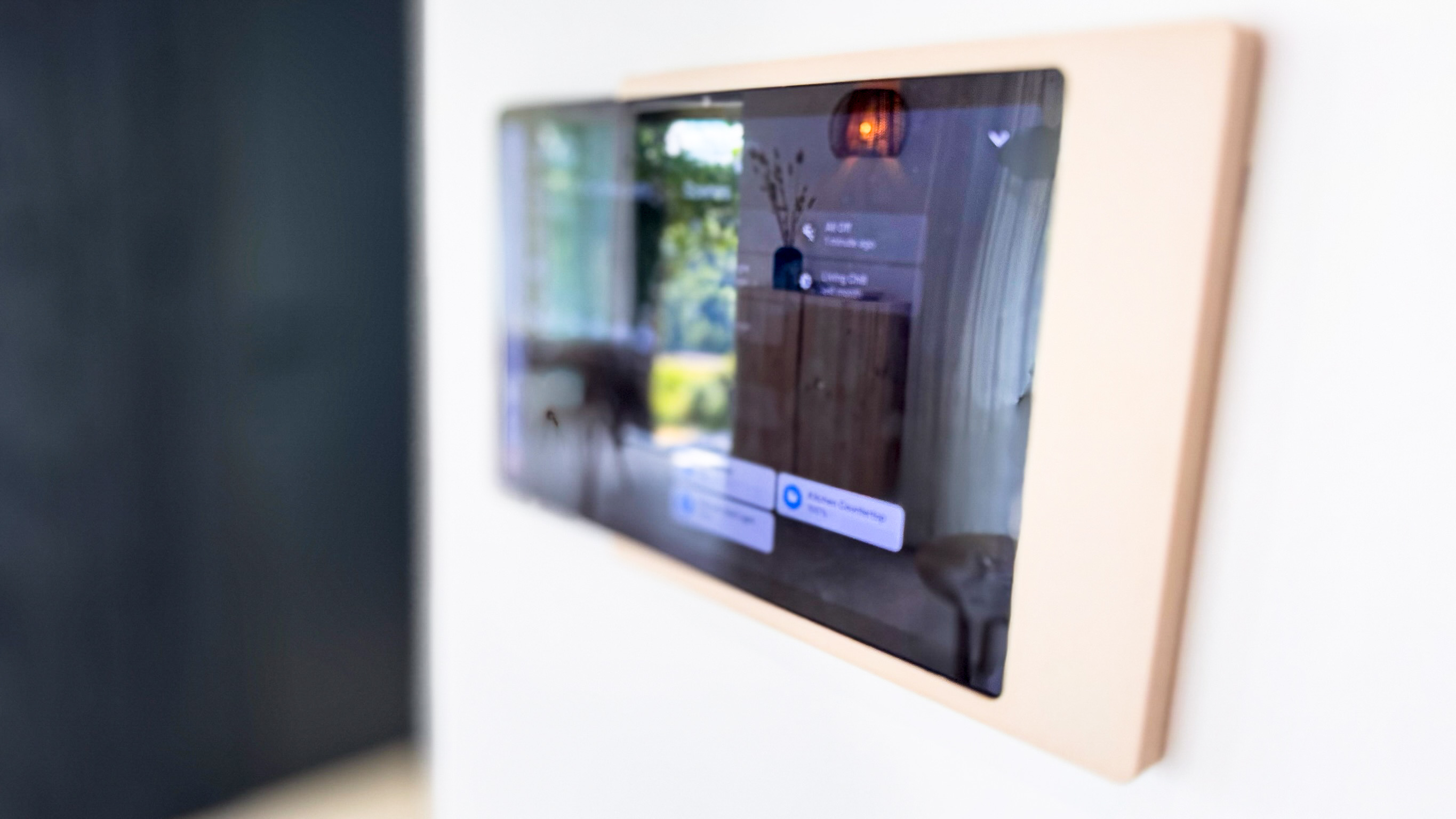 Smart mirror detail